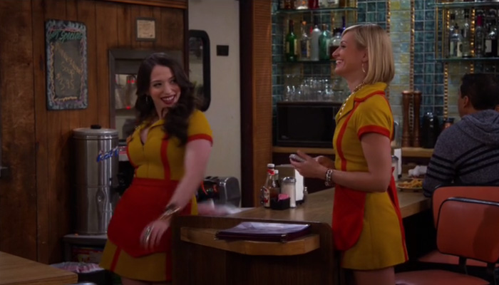 2-broke-girls-5x12-And-The-Story-Telling-Show-Max-Caroline